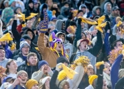 开云体育在线-河床球迷现场助威，激发球队夺冠斗志