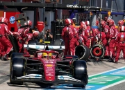 开云体育官方网站-法拉利逆转雷诺车队，汉密尔顿点燃赛场