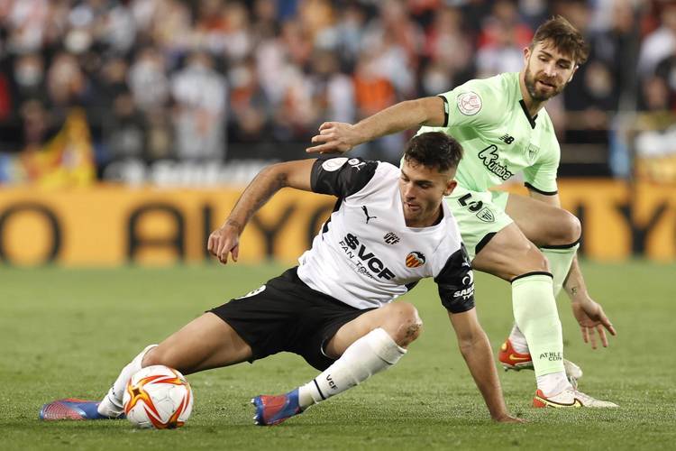 关于奥萨苏纳主场胜出，巴里奥斯助攻建功制胜的信息