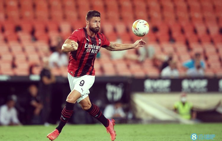 米兰德比战中错失良机，比赛结果遗憾收场