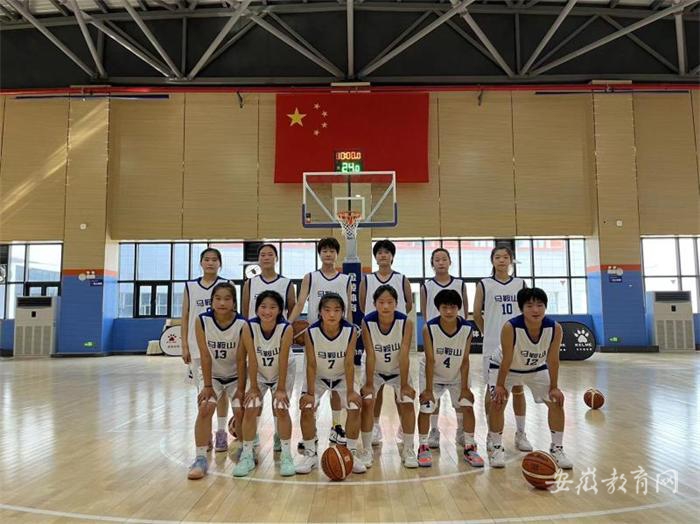 女子篮球锦标赛预热，球员备战状态良好的简单介绍