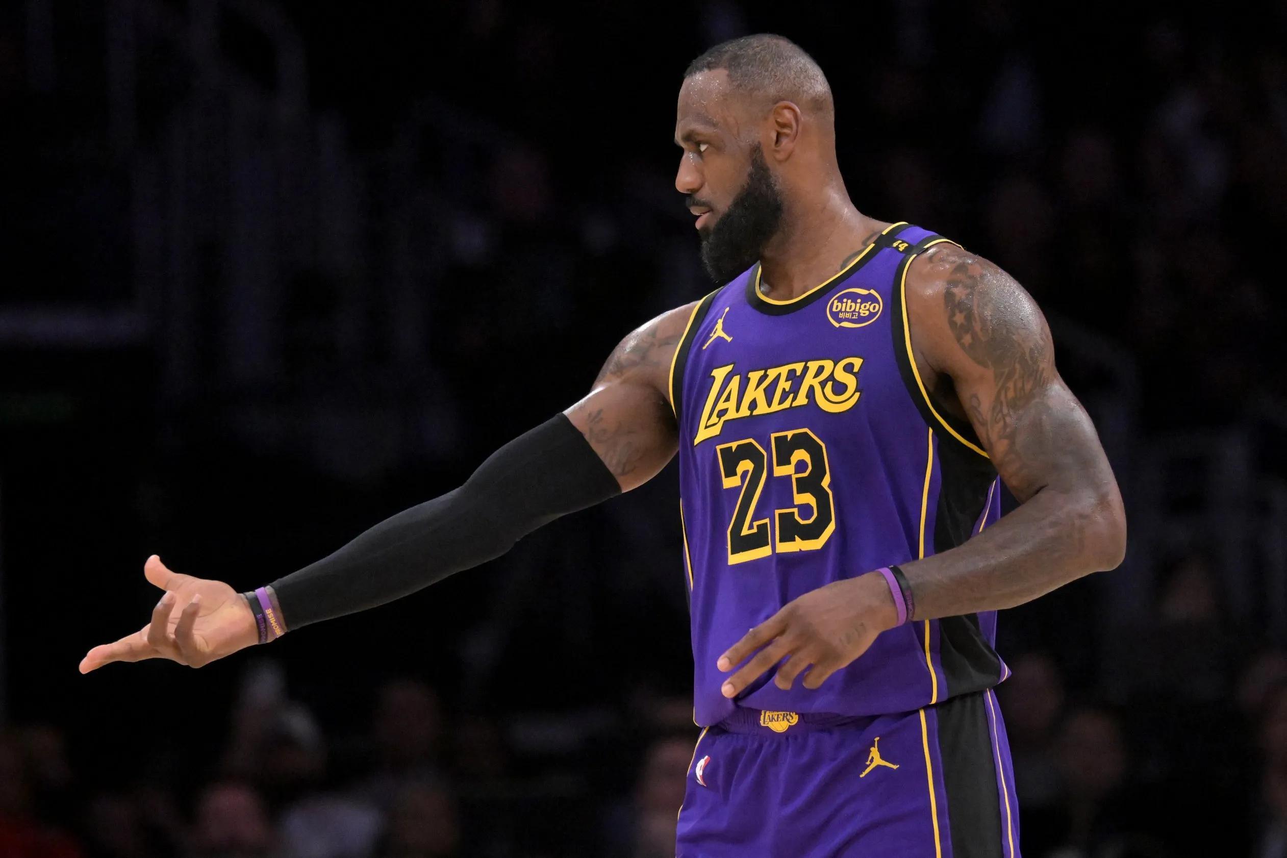 关于火箭连胜湖人：关键时刻决定胜负决定战局的信息