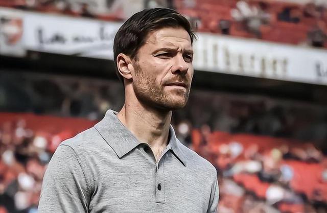 包含勒沃库森年轻后卫表现出色，成为防守要塞的词条