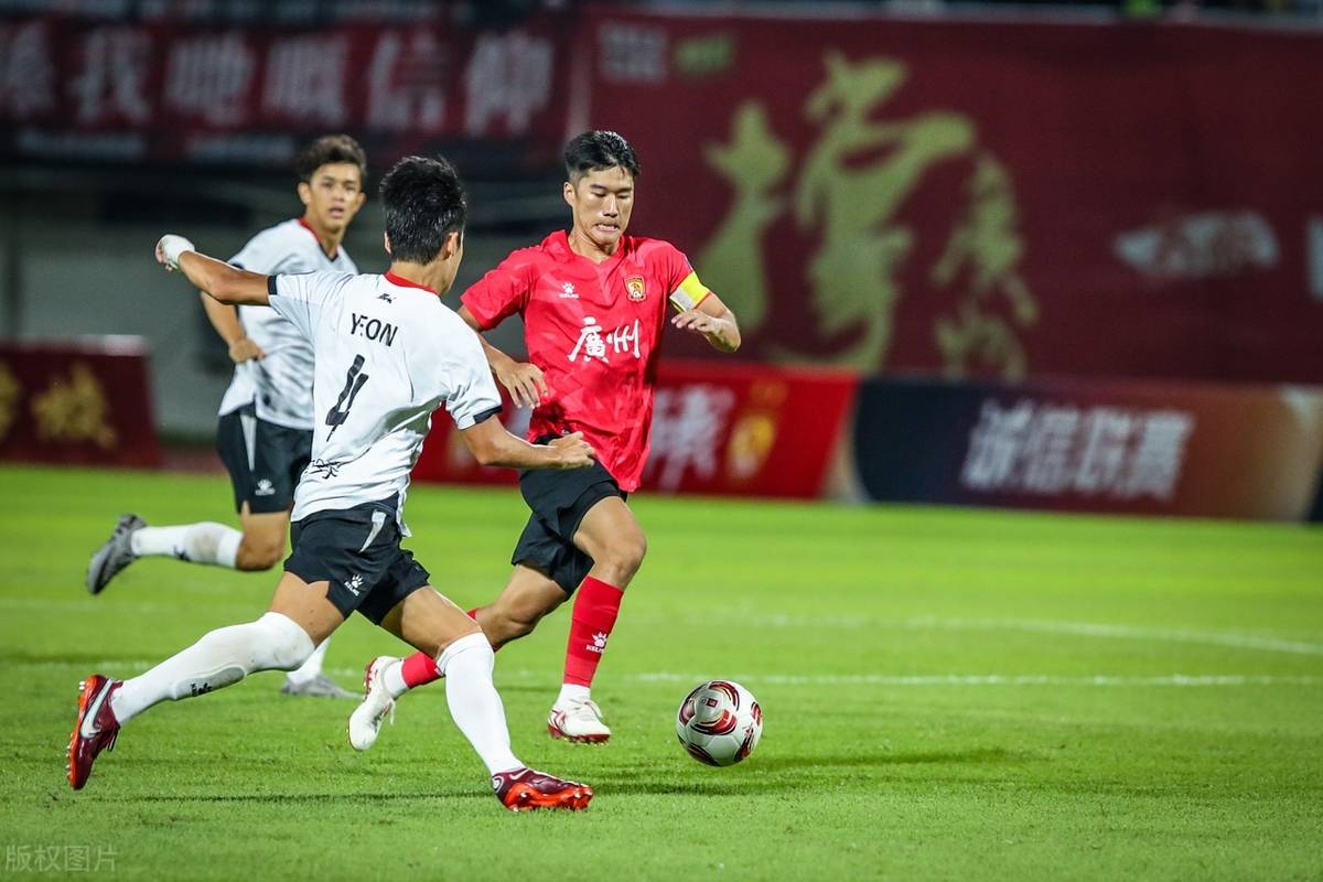 包含中超球员状态火爆联赛瞩目焦点的词条