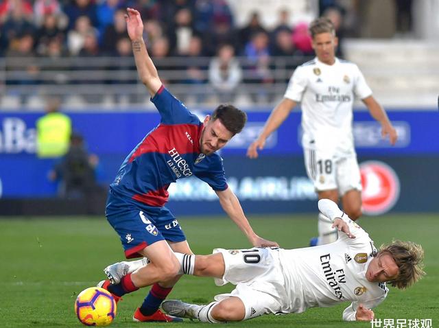 格拉纳达主场完胜皇家贝蒂斯,实现胜利 格拉纳达主场完胜皇家贝蒂斯,实现胜利