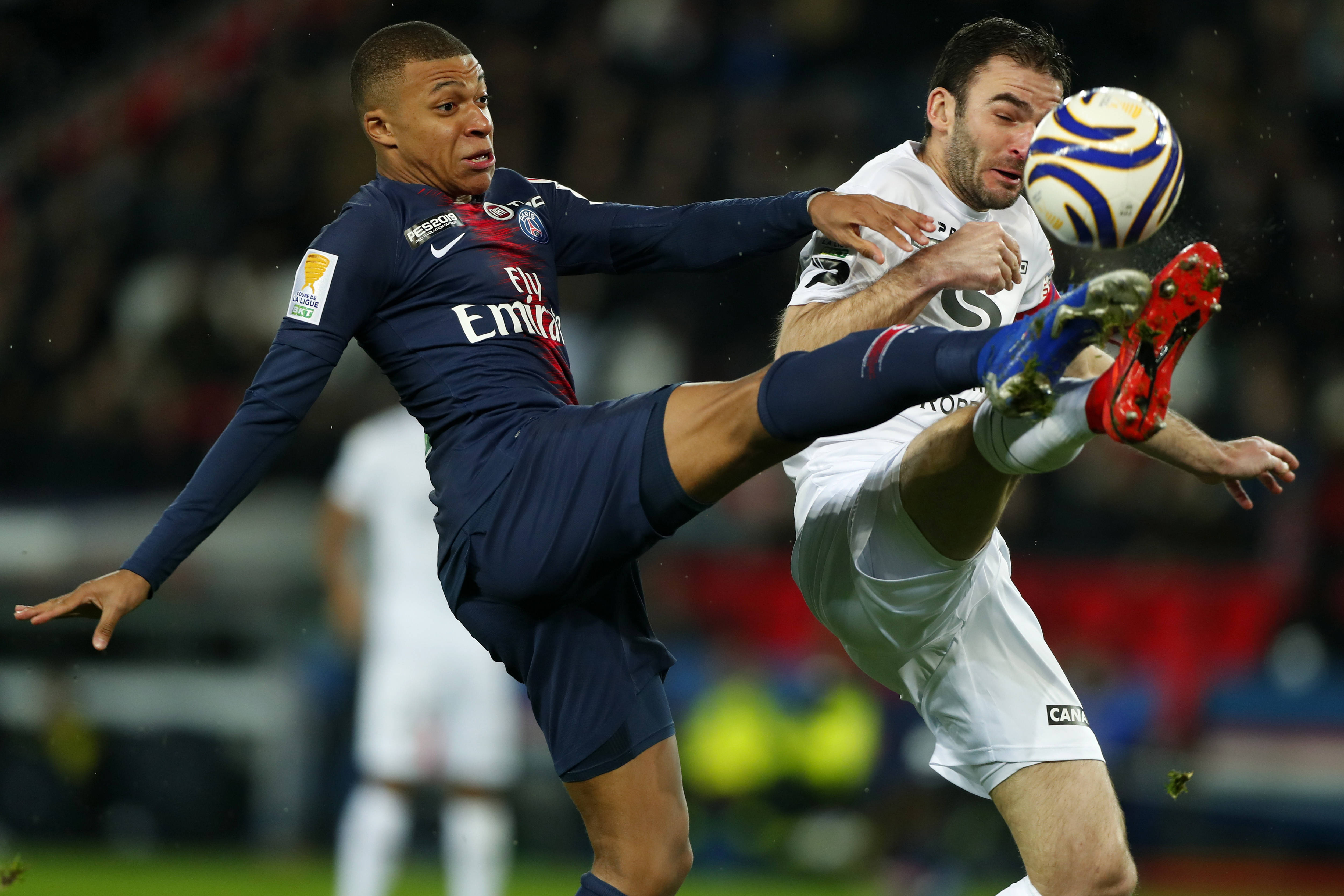 巴黎圣日耳曼成功卫冕冠军，再次展现实力的简单介绍