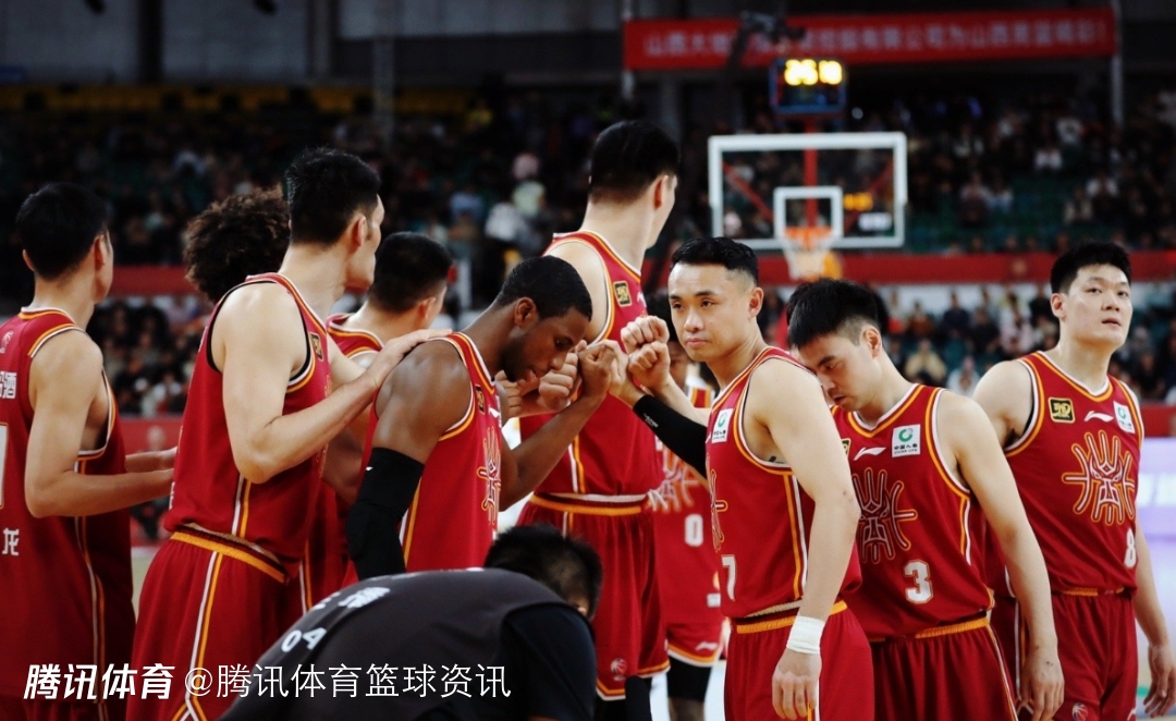 经典篮球比赛重播受到球迷热捧，怀旧情怀涌现的简单介绍