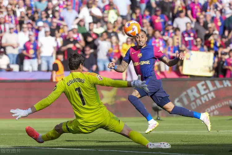 皇马客场战胜对手，继续追赶巴萨的步伐