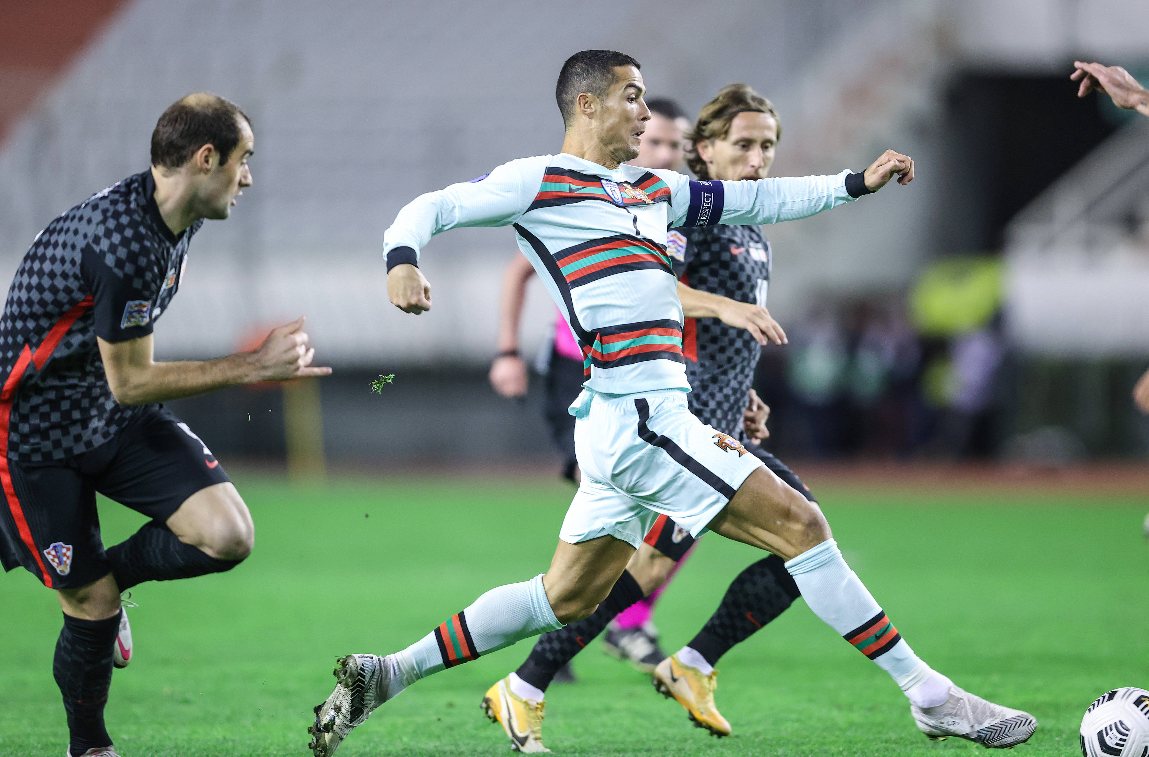 克罗地亚足球队遭遇严重人员伤亡意外 克罗地亚足球队遭遇严重人员伤亡意外