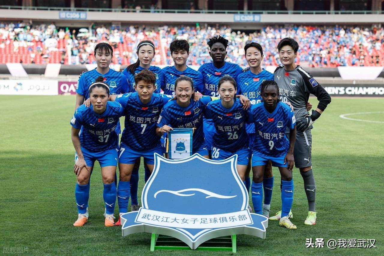 精心备战的足球队伍展现顶尖实力，迎战强劲对手的简单介绍