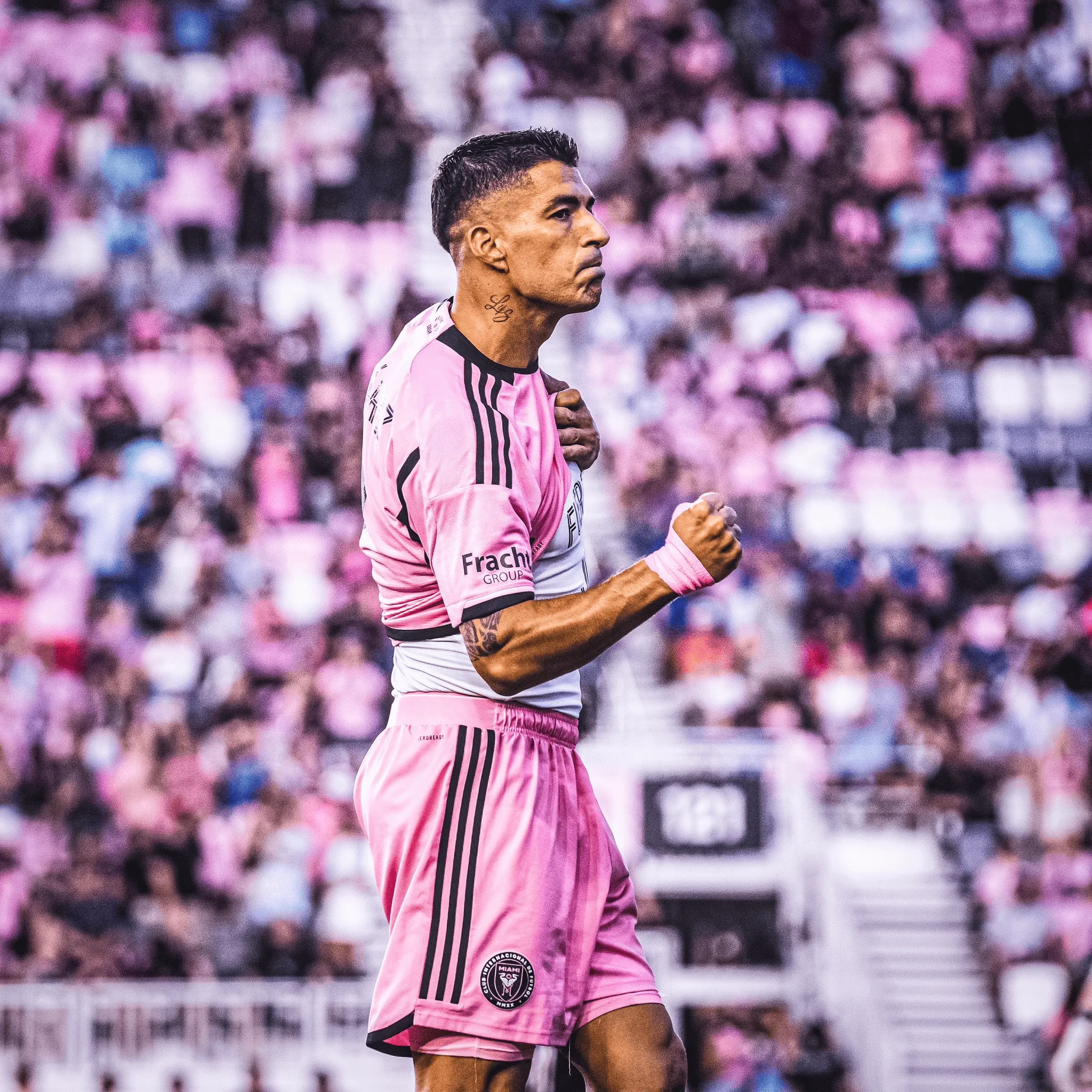 乌拉圭球员在比赛中创造记录 乌拉圭球员在比赛中创造记录