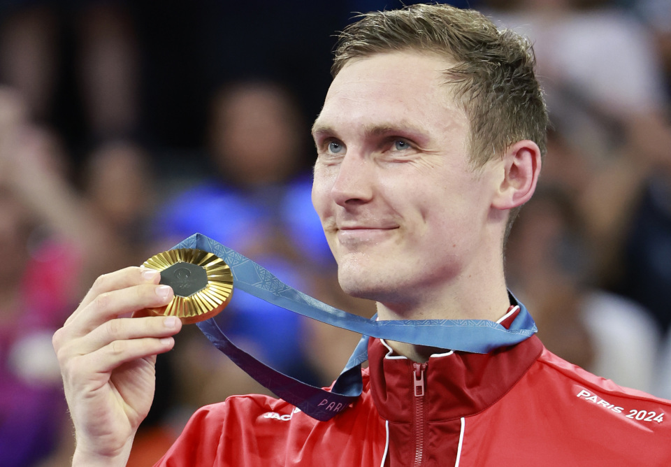 塞尔维亚羽毛球选手发挥出色，获得一枚金牌的简单介绍