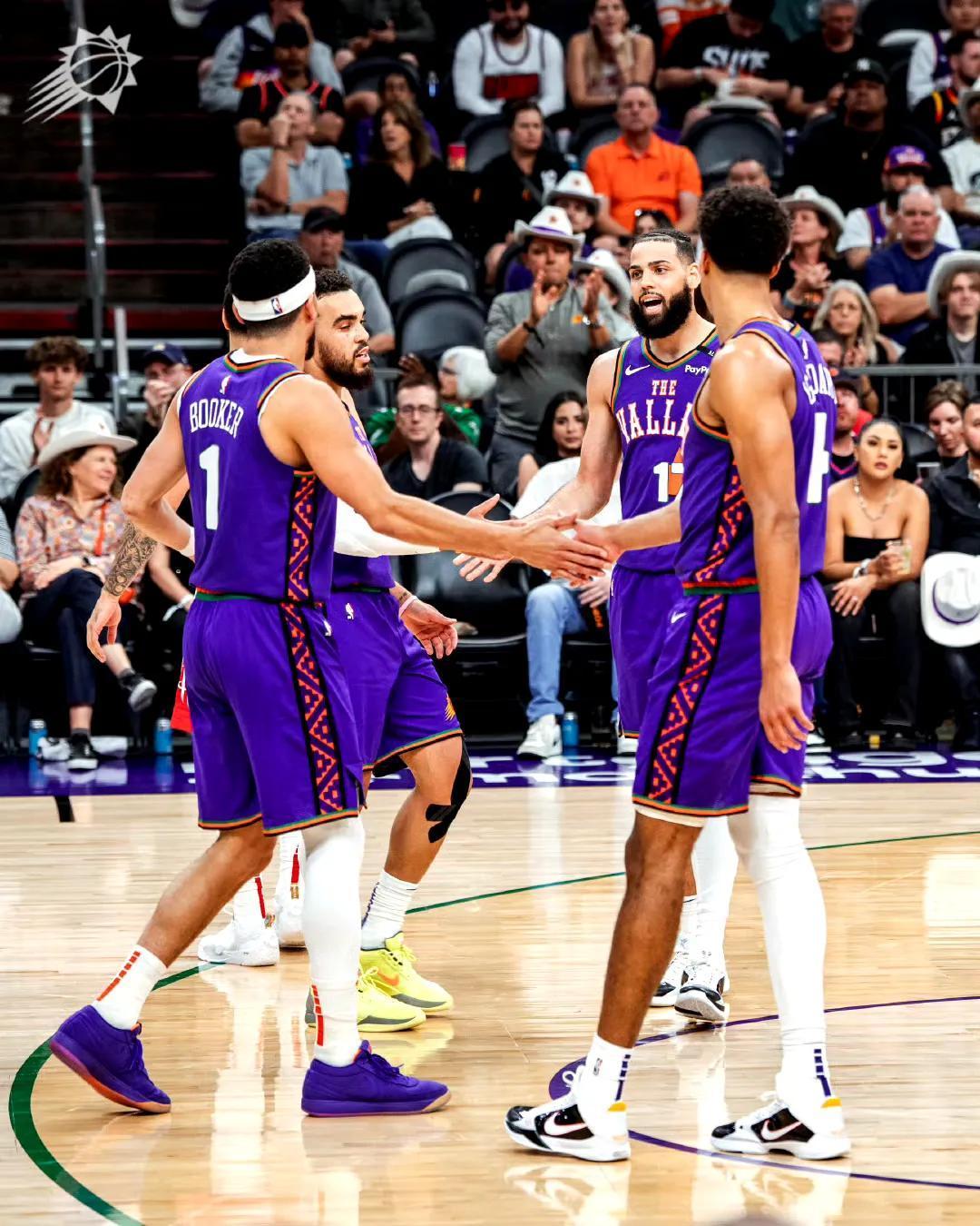 火箭主场逆转快船，继续稳坐第八位