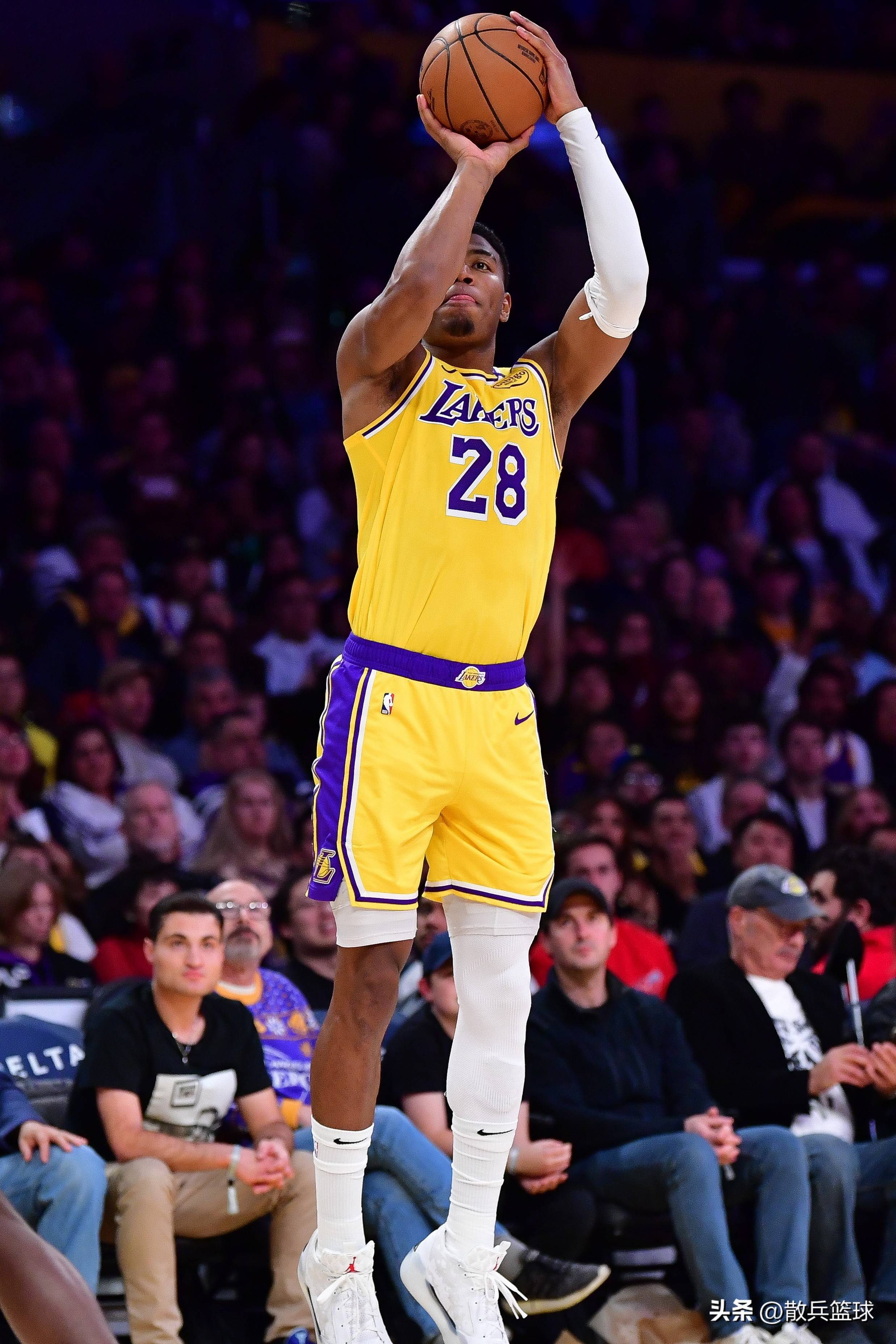 爵士队领先湖人队，盘踞西部联盟第一