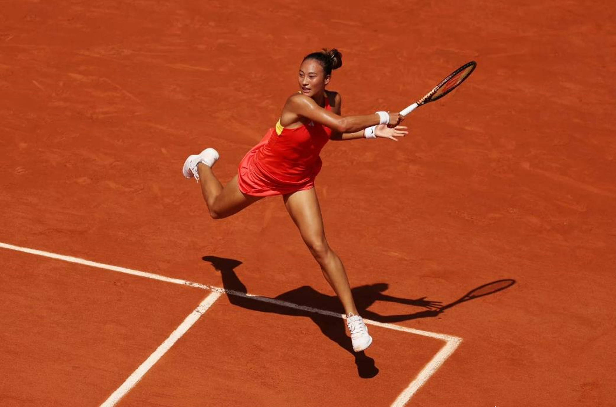 女足球员个人表现受瞩目,助力团队 女足球员个人表现受瞩目,助力团队