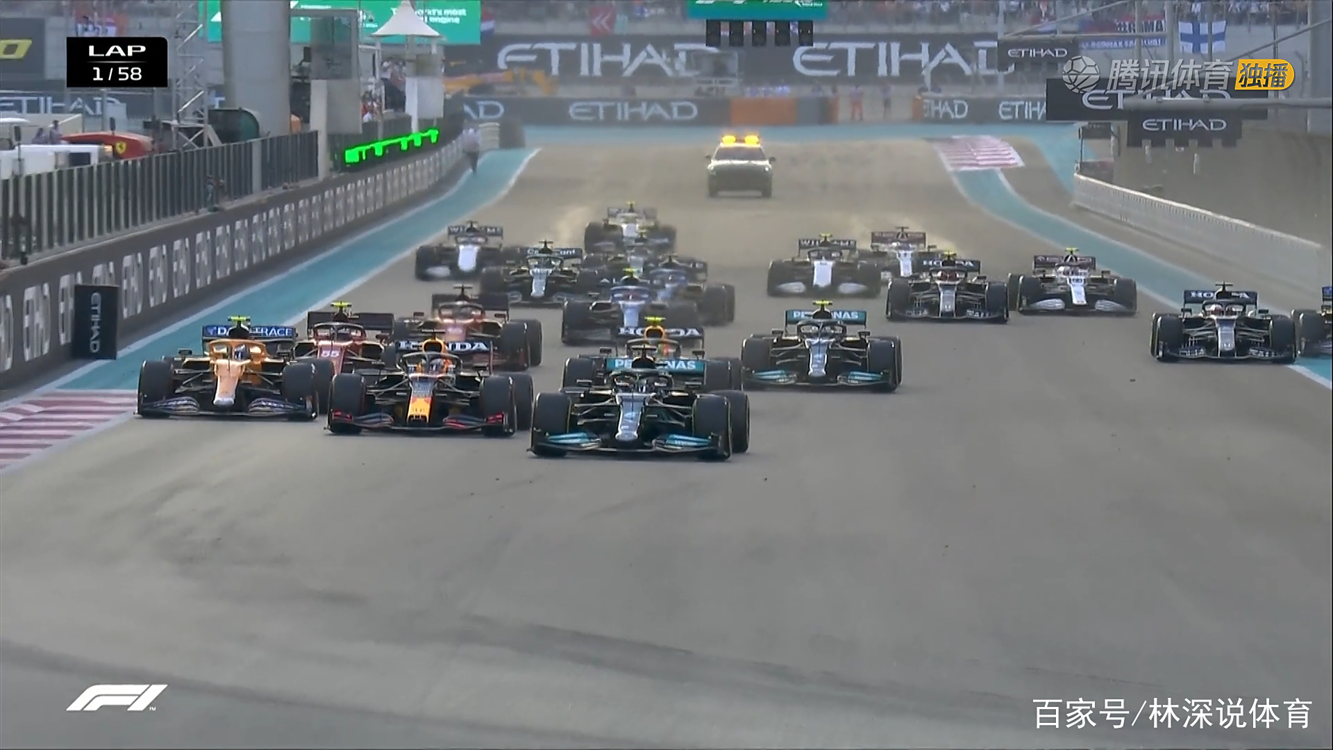 F1赛车赛事中勇士战胜对手成功转会