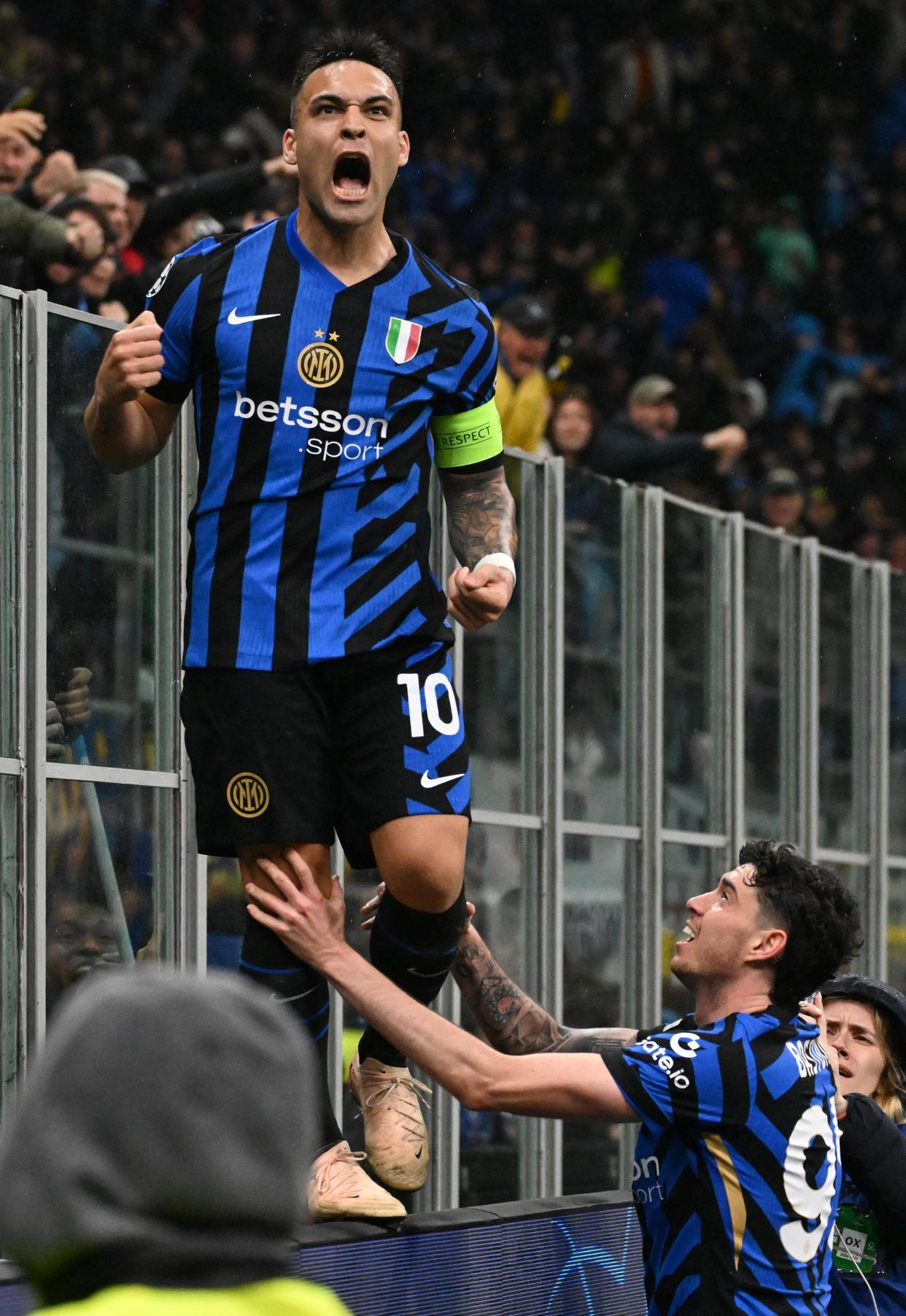 阿贾克斯完胜国际米兰，晋级欧冠四强