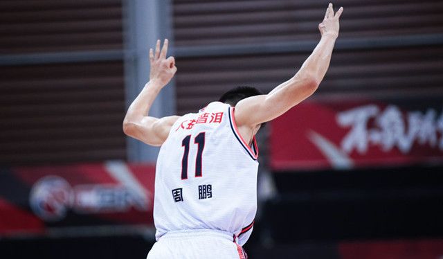 包含队长关键时刻站出,助球队获得胜利的词条 包含队长关键时刻站出,助球队获得胜利的词条