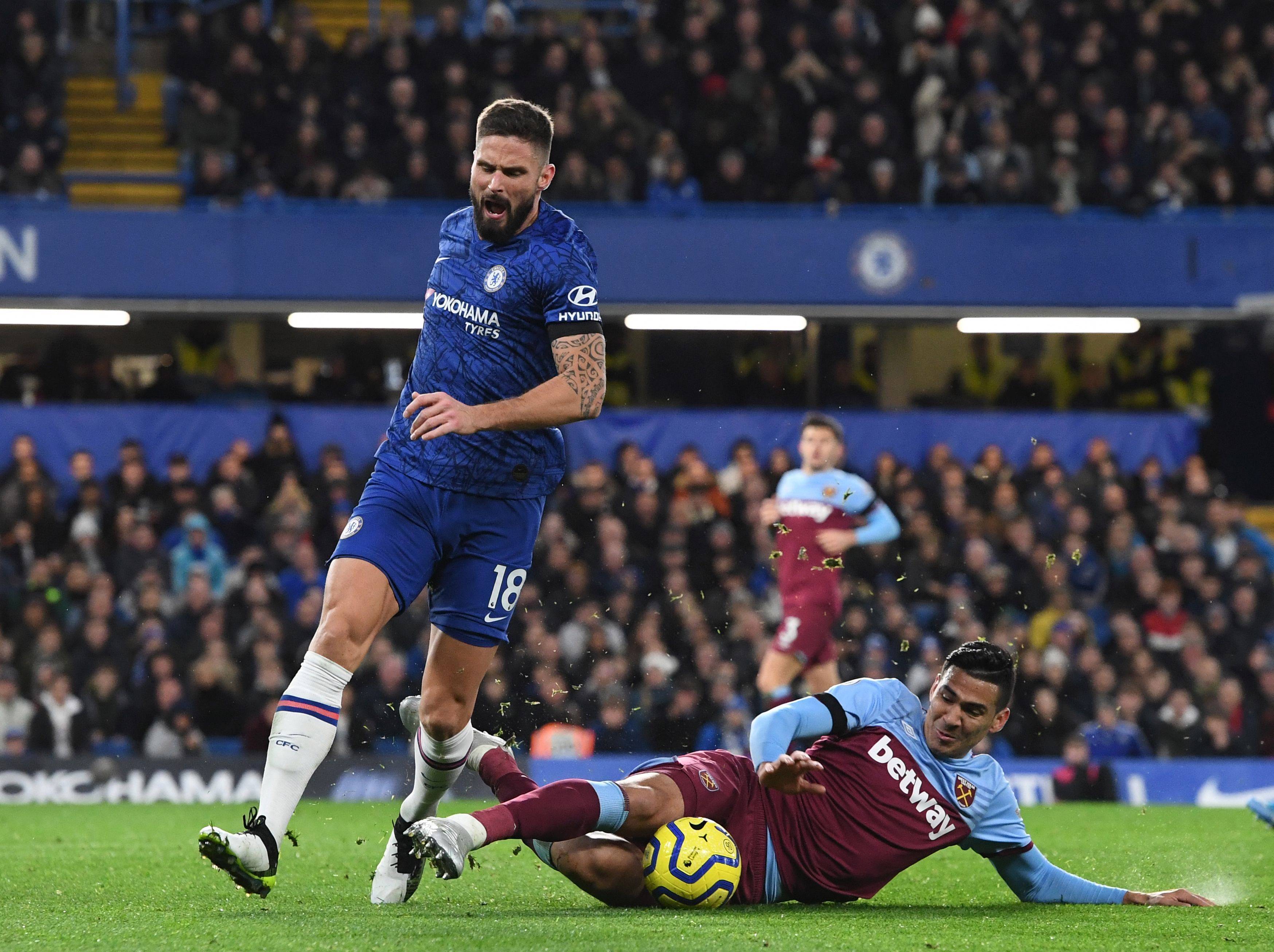 切尔西在对阵伯恩茅斯的比赛中神勇绝杀,赢得了一场激动人心的胜利的简单介绍 切尔西在对阵伯恩茅斯的比赛中神勇绝杀,赢得了一场激动人心的胜利的简单介绍