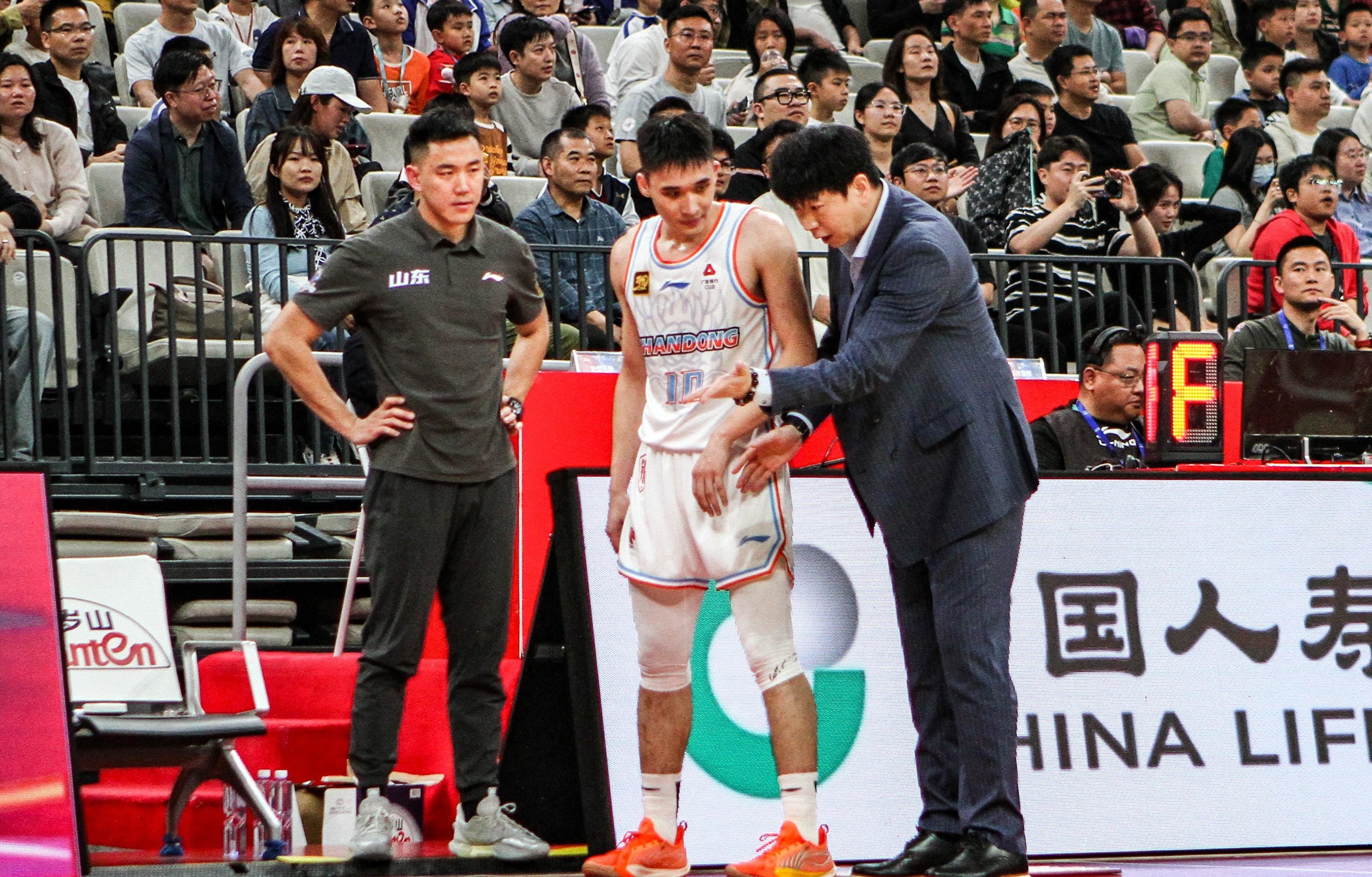 关于广州男篮迎战江苏队，谁能发挥更出色？的信息