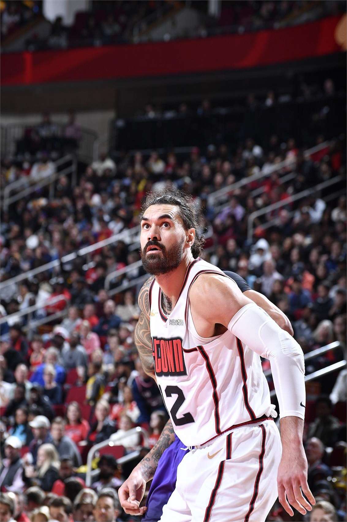 老鹰队新援大放异彩，成为球队当家球星