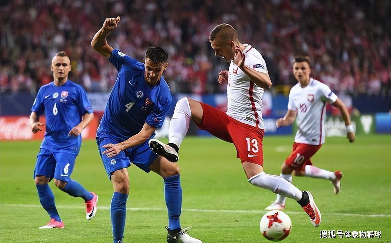 欧预赛激烈角逐，球员们奋力拼搏争胜的简单介绍