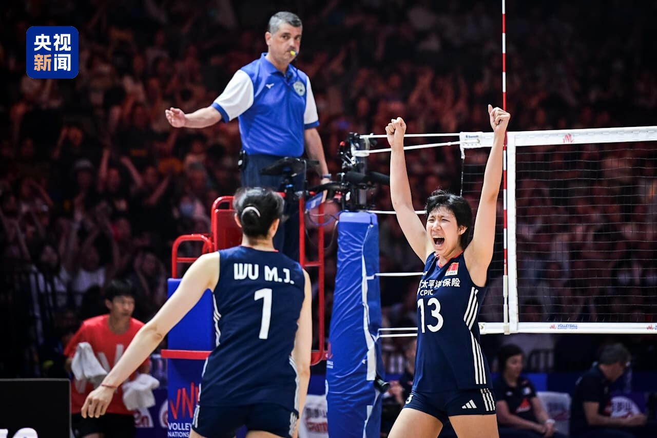 荷兰女足在国际比赛中完胜对手