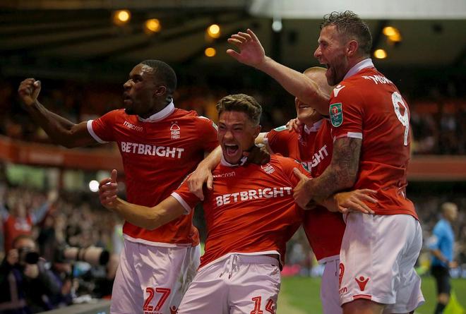 关于哈德斯菲尔德主场告负南安普顿，豪取三分的信息