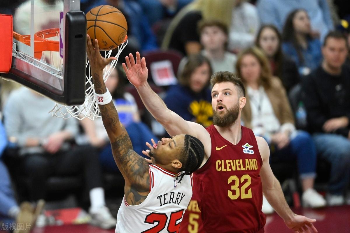 猛龙客场击败公牛，继续领跑东部