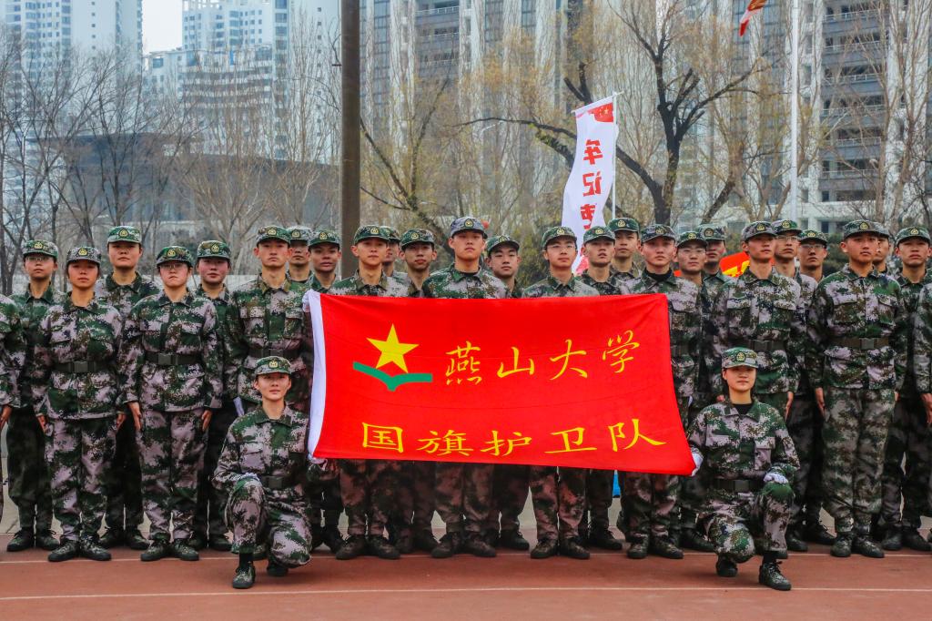 坚守团结信念，球队士气高昂冲向胜利！