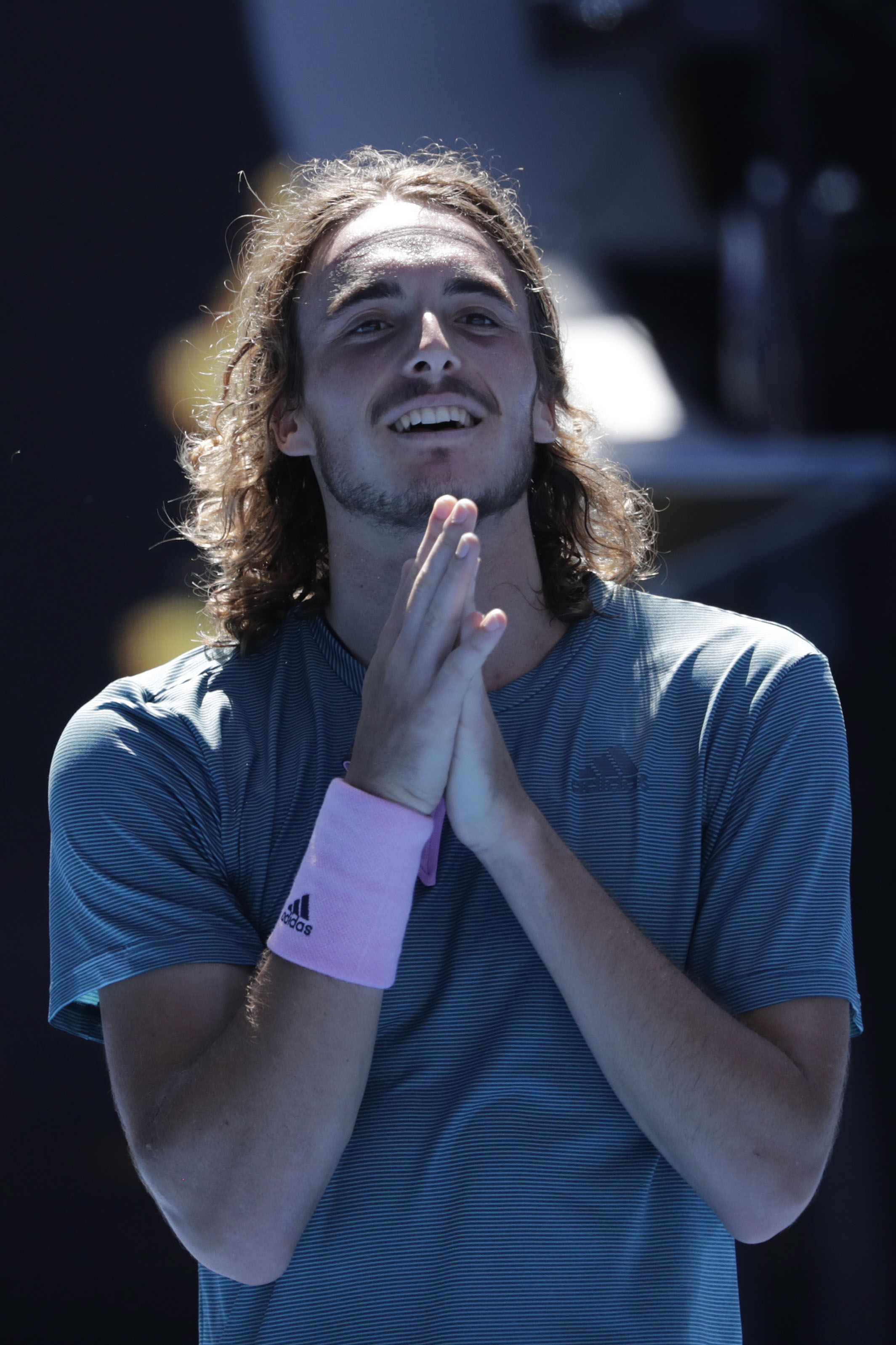 关于澳大利亚网球队强势日本网球队，西西帕斯统治全场的信息