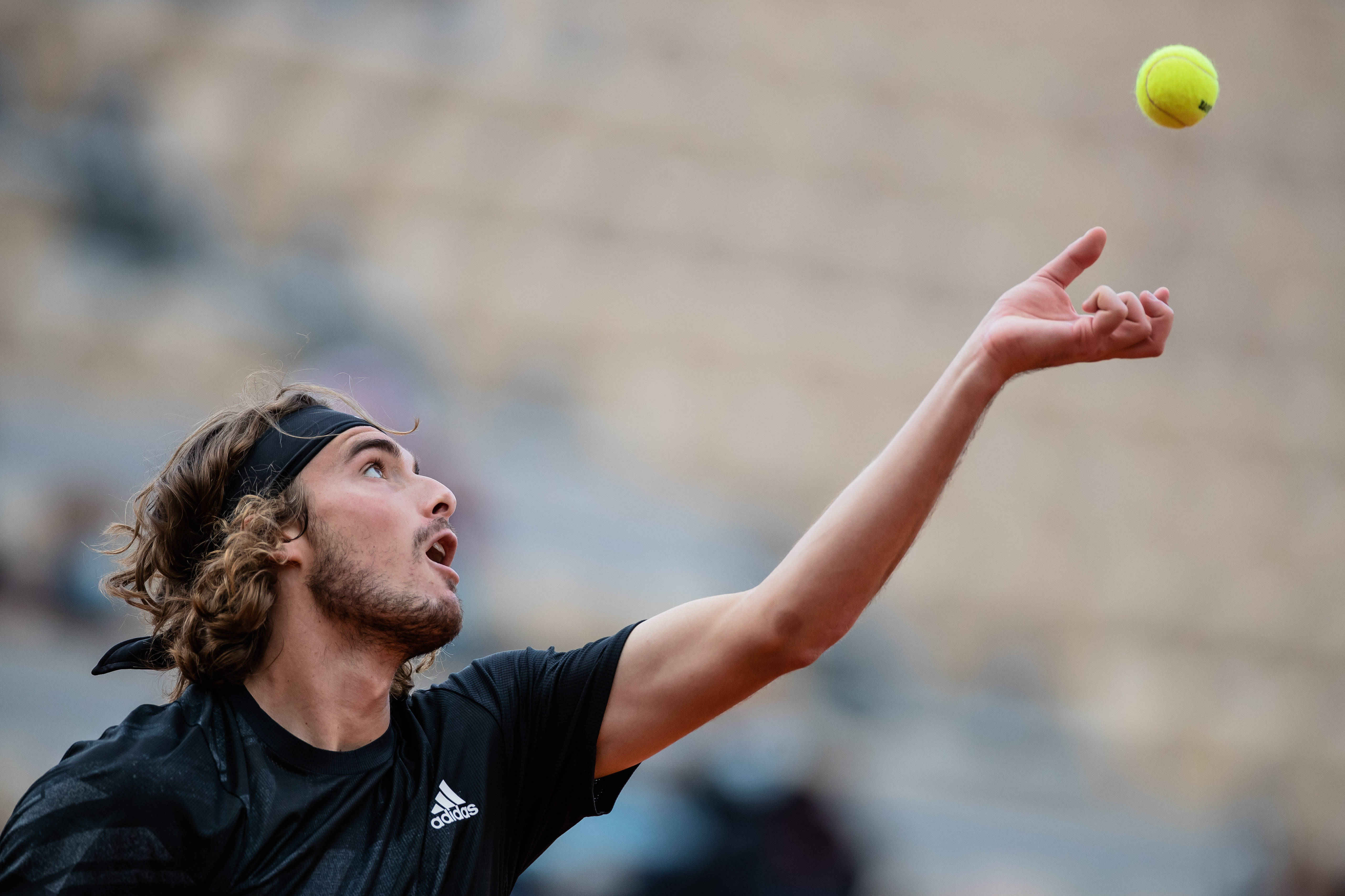 关于澳大利亚网球队强势日本网球队，西西帕斯统治全场的信息